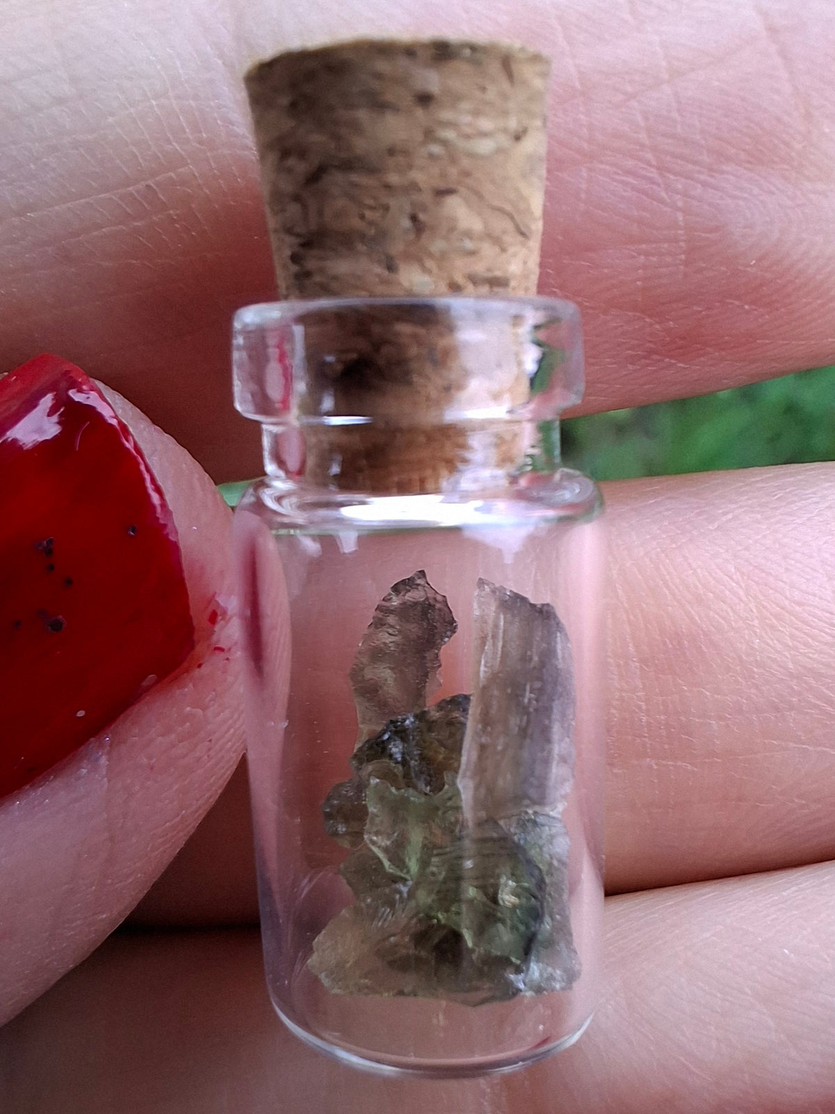 Moldavite Chips (0.50g) in 1ml Bottle, Tektite (Ref: B28)
