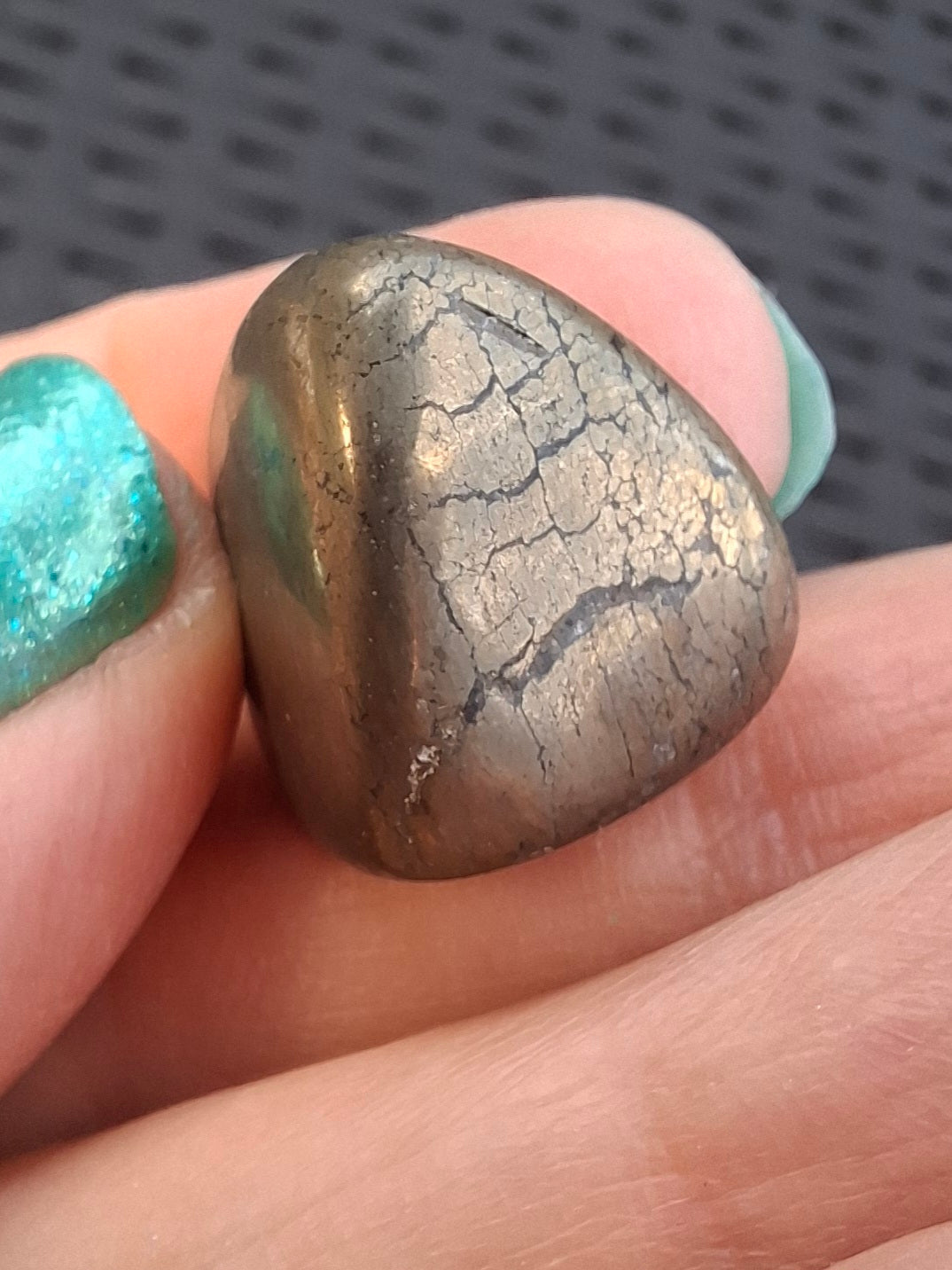 Apache Gold Tumble Stone, Crystal (Ref: T229)