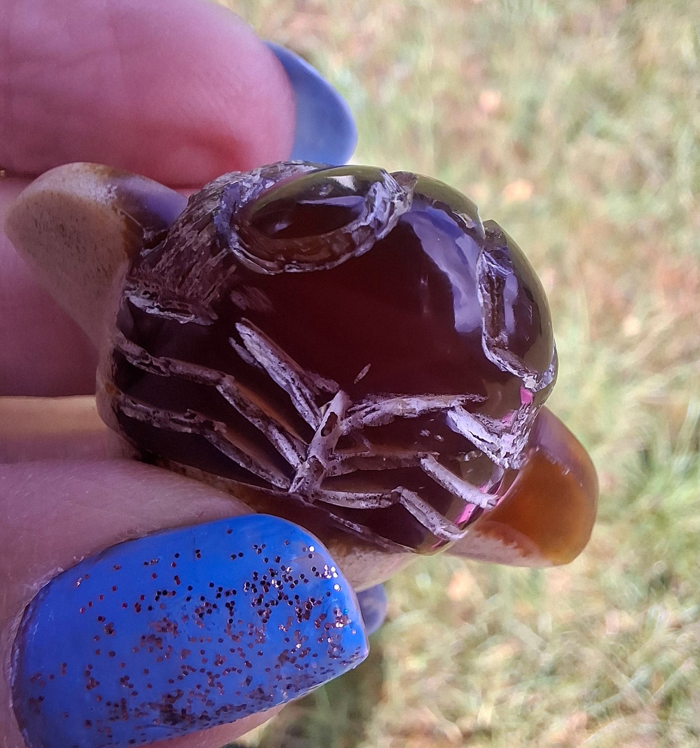 Red Amber Honey Bee Carving, 8.34g, Fossil (Ref: Bee38)