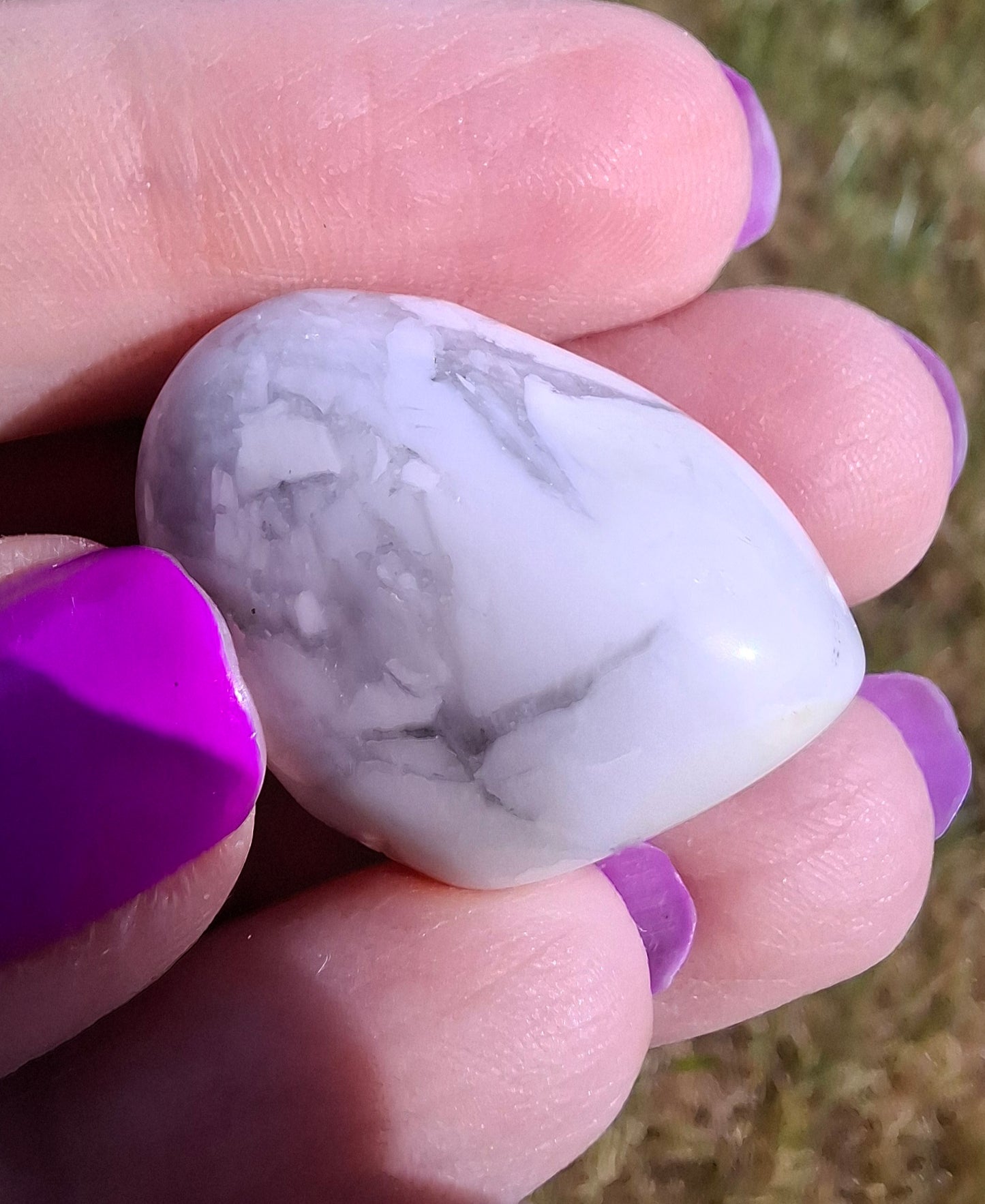 Howlite, Tumble Stone, Crystal (Ref: T40)