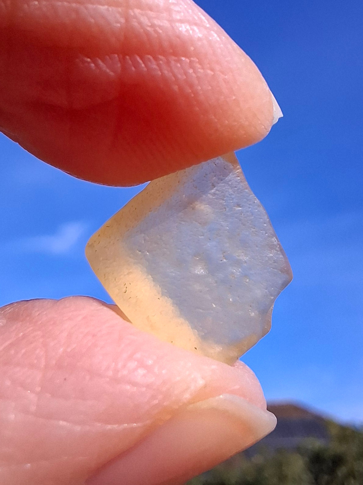 Libyan Desert Glass small Piece, 0.87g, Tektite (Ref: L1352)