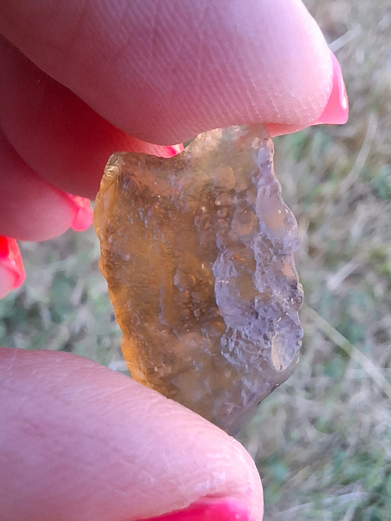Libyan Desert Glass (darker) piece, 2.88g, Tektite (Ref: L1358)