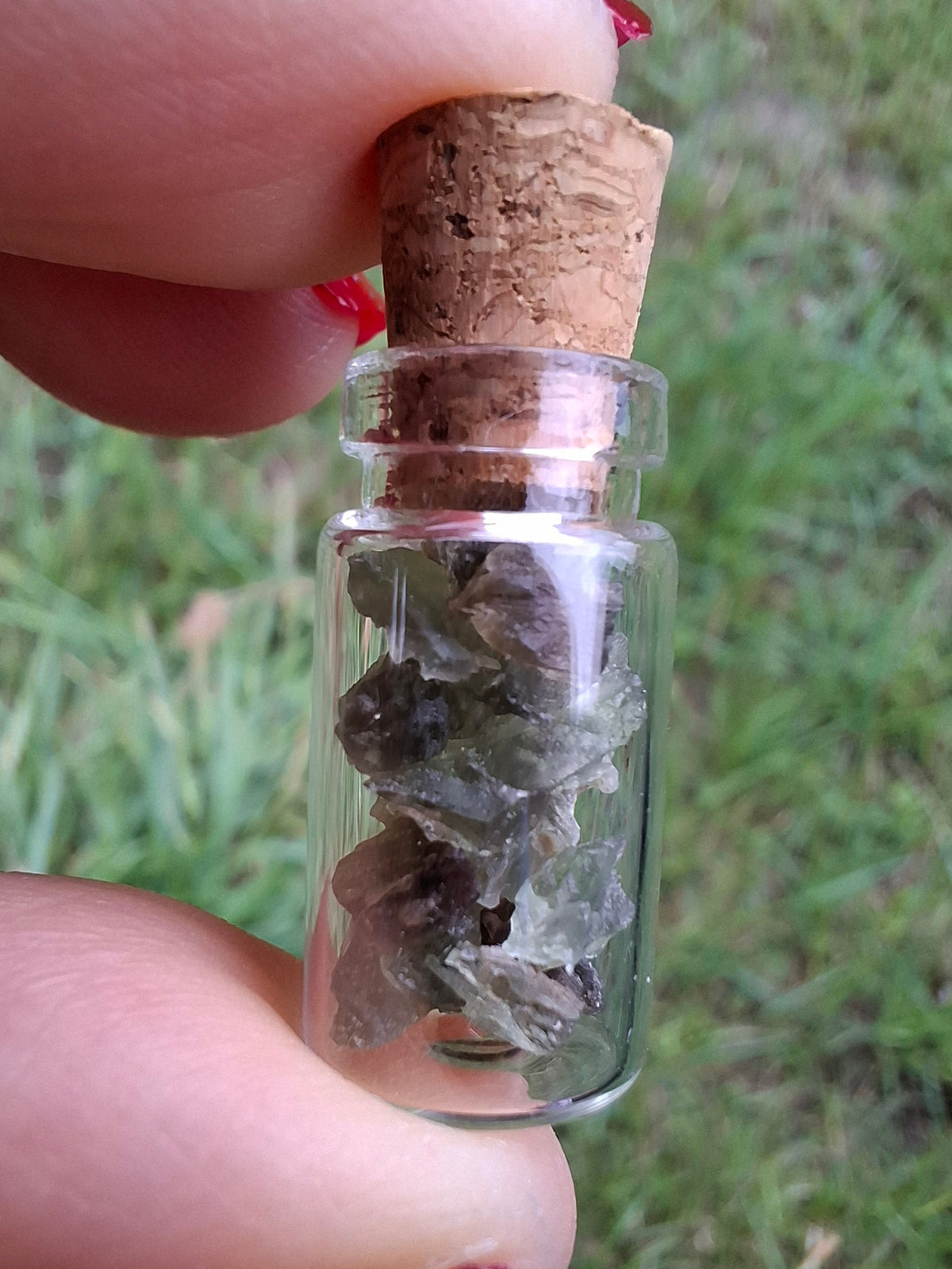 Moldavite Chips (1.00g) in 1ml Bottle, Tektite (Ref: B39)