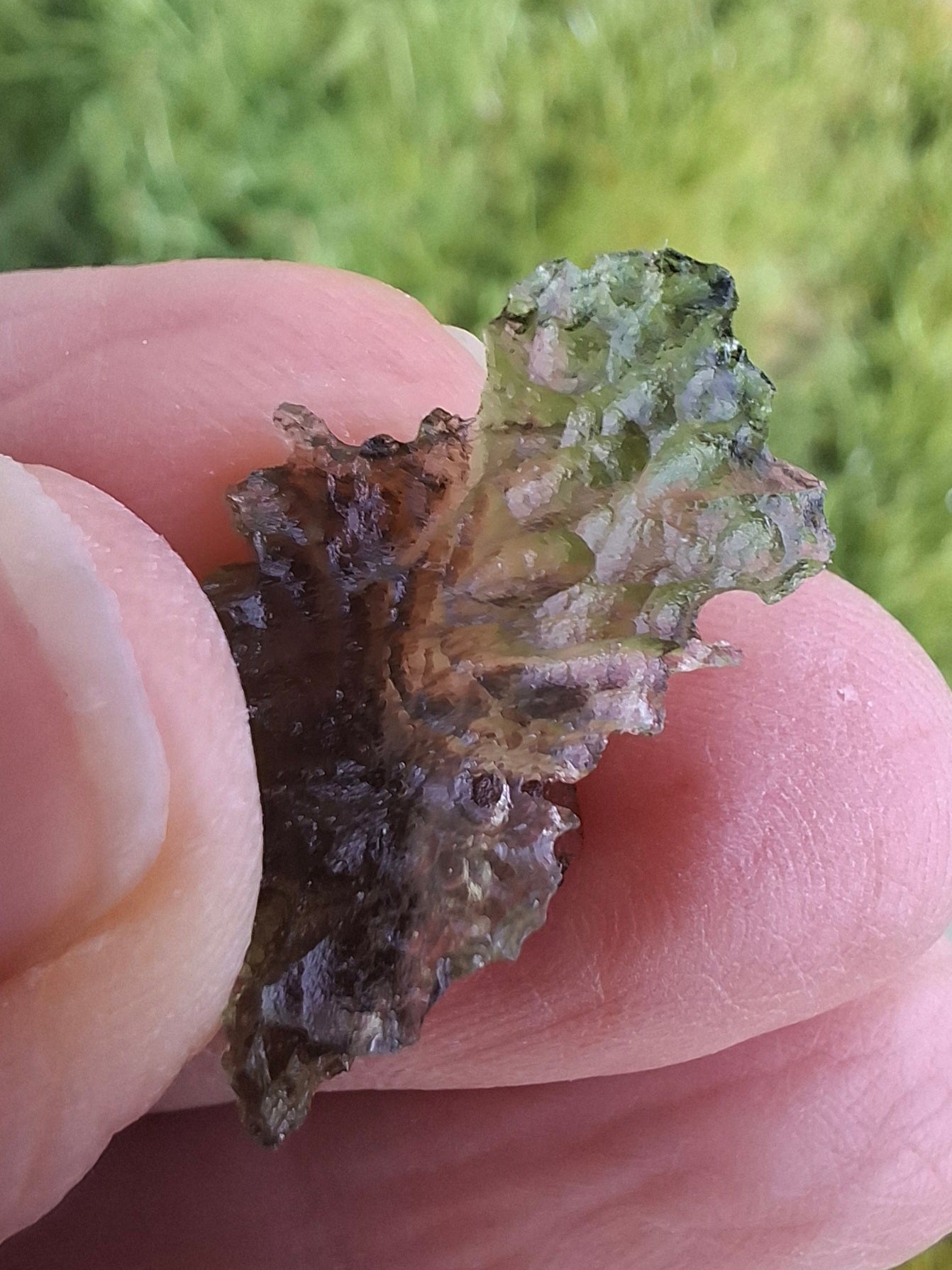 Moldavite Piece, JEZKOVNA BESEDNICE, 1.50g, Tektite (Ref: 1277)