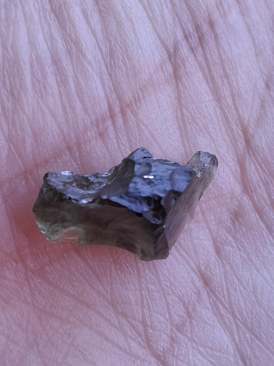 Moldavite Piece, 0.70g, Tektite (Ref: 1475)