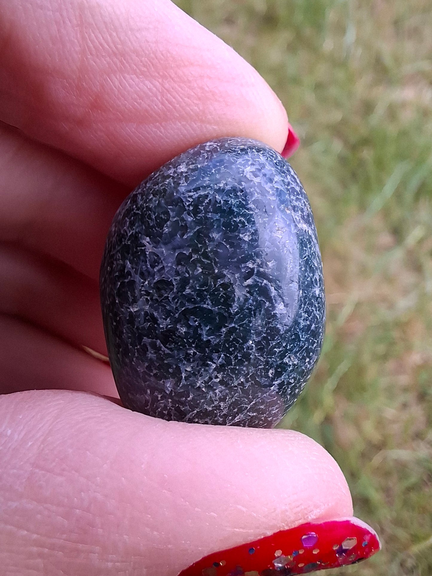Green Moss Agate, Tumble Stone, Crystal (Ref: T171)
