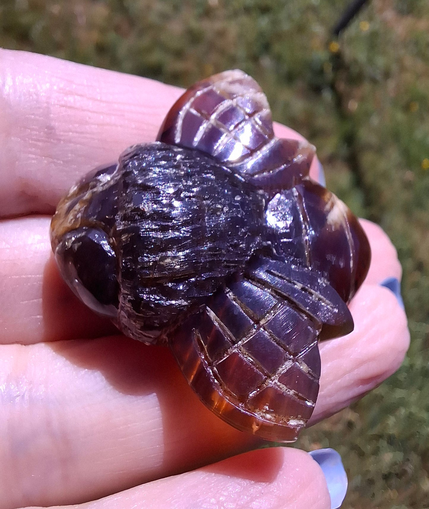 Red Amber Honey Bee Carving, 7.47g, Fossil (Ref: Bee37)