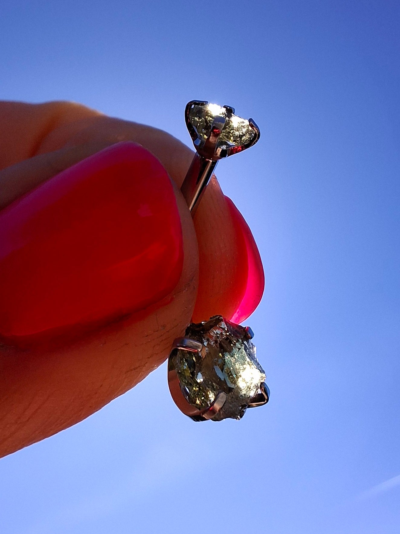Moldavite (raw) BELLY BAR, 14G, Surgical Steel, Tektite (Ref: BB7)