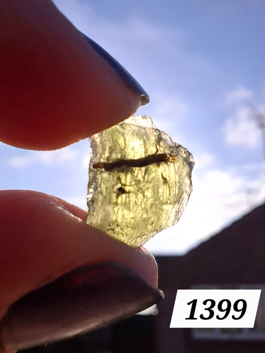 Moldavite Piece, 1.00g, Tektite (Ref: 1399)