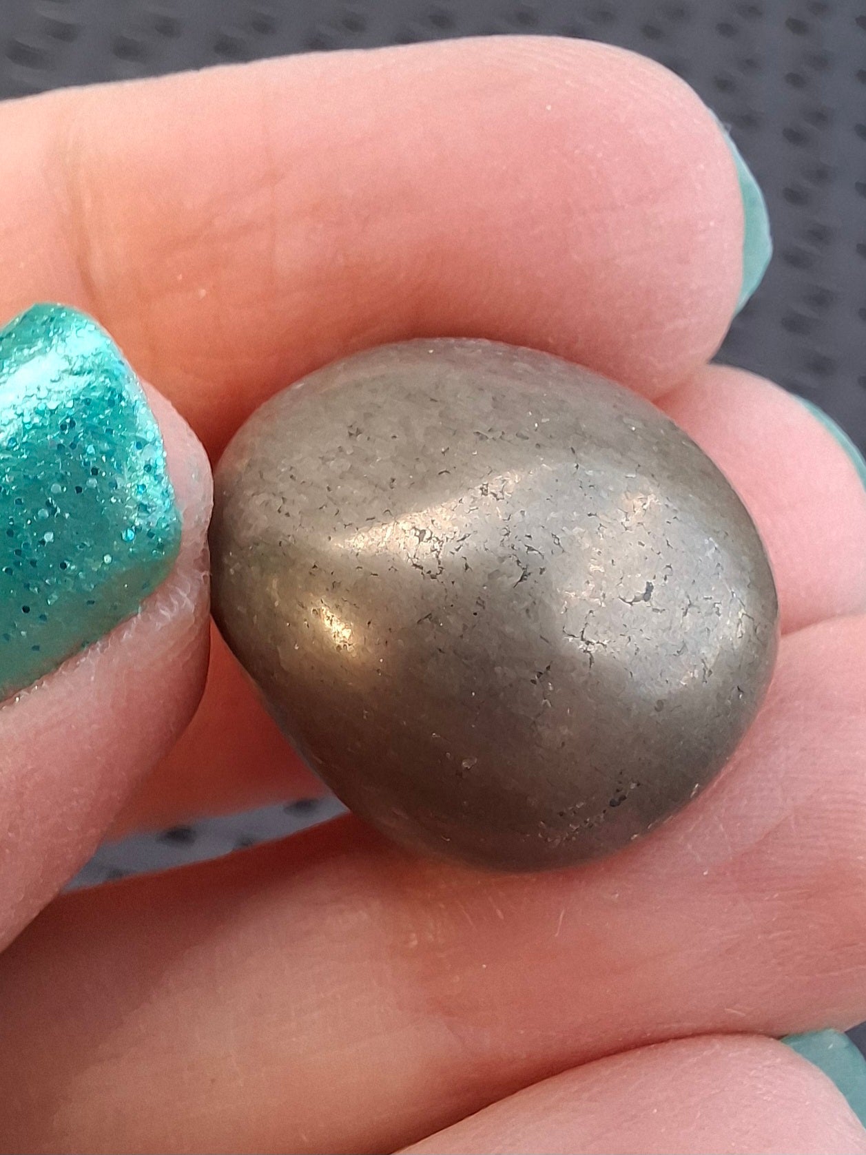Apache Gold Tumble Stone, Crystal (Ref: T233)