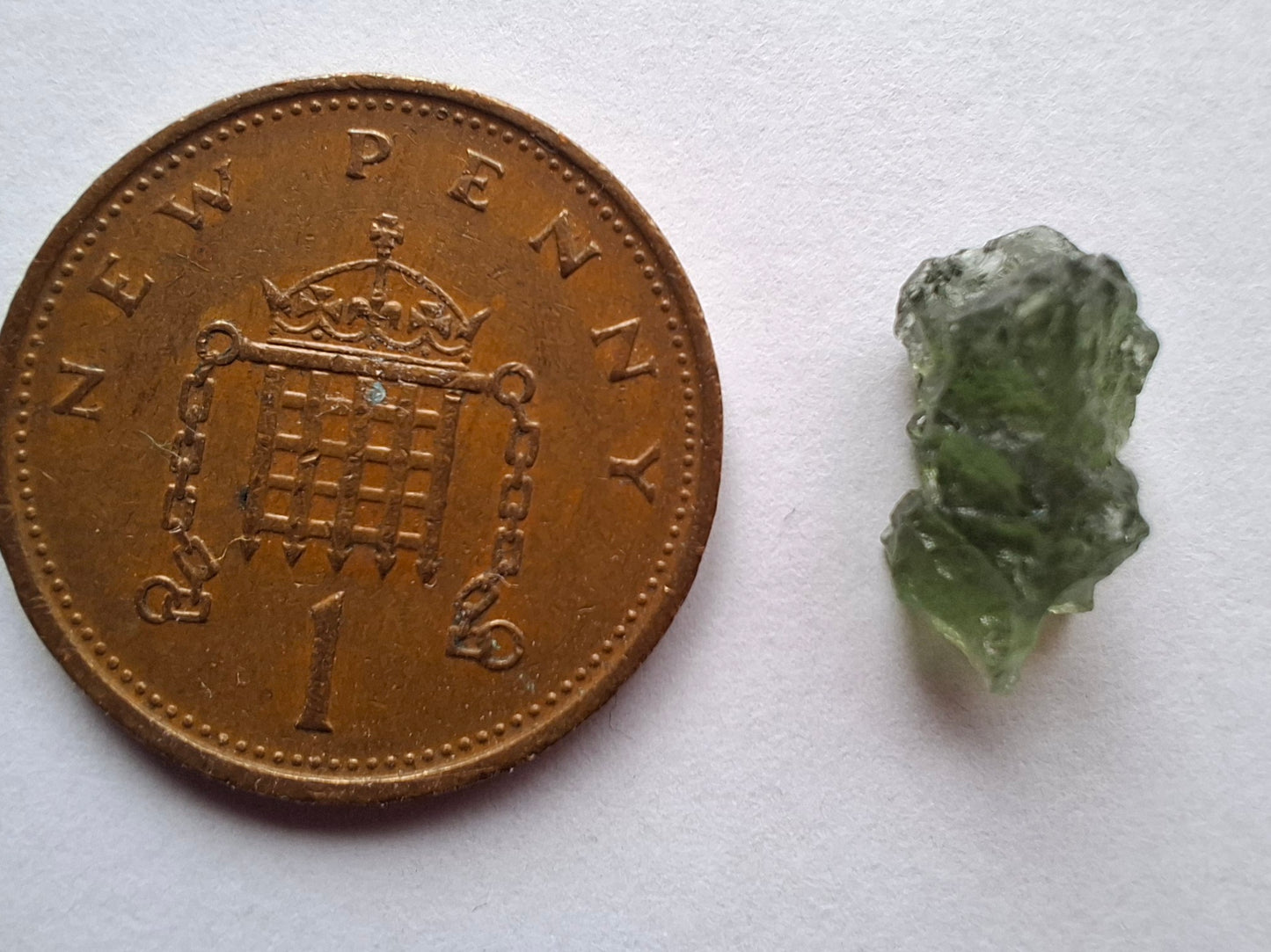 Moldavite Piece, 0.60g, Tektite (Ref: 1385)