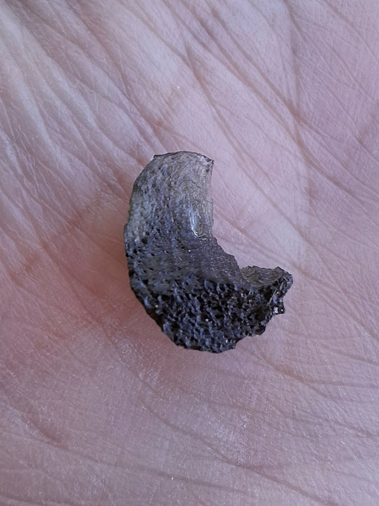 Moldavite Piece, 0.81g, Tektite (Ref: 1400)