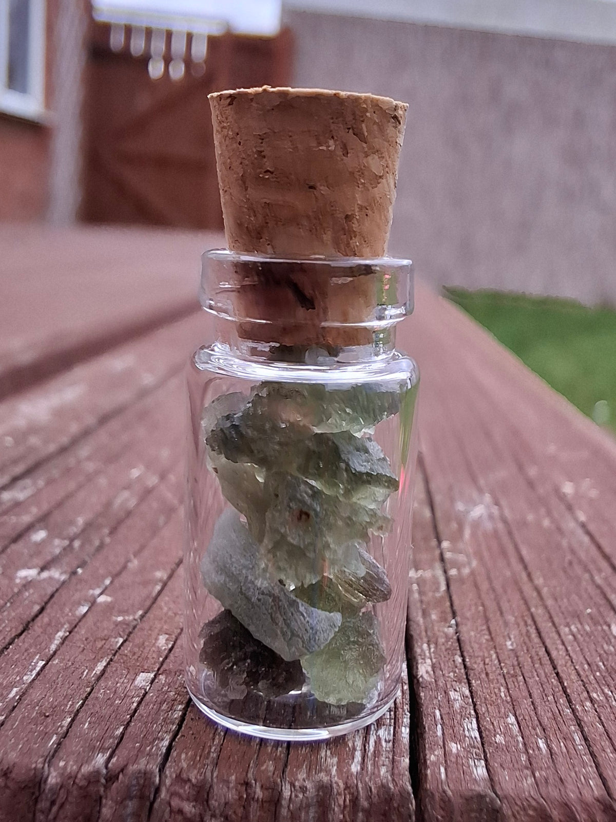 Moldavite Chips (1.00g) in 1ml Bottle, Tektite (Ref: B39)