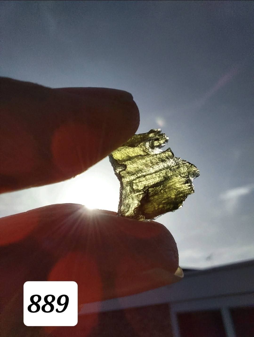 Moldavite Piece, 0.75g, Tektite (Ref: 889a)