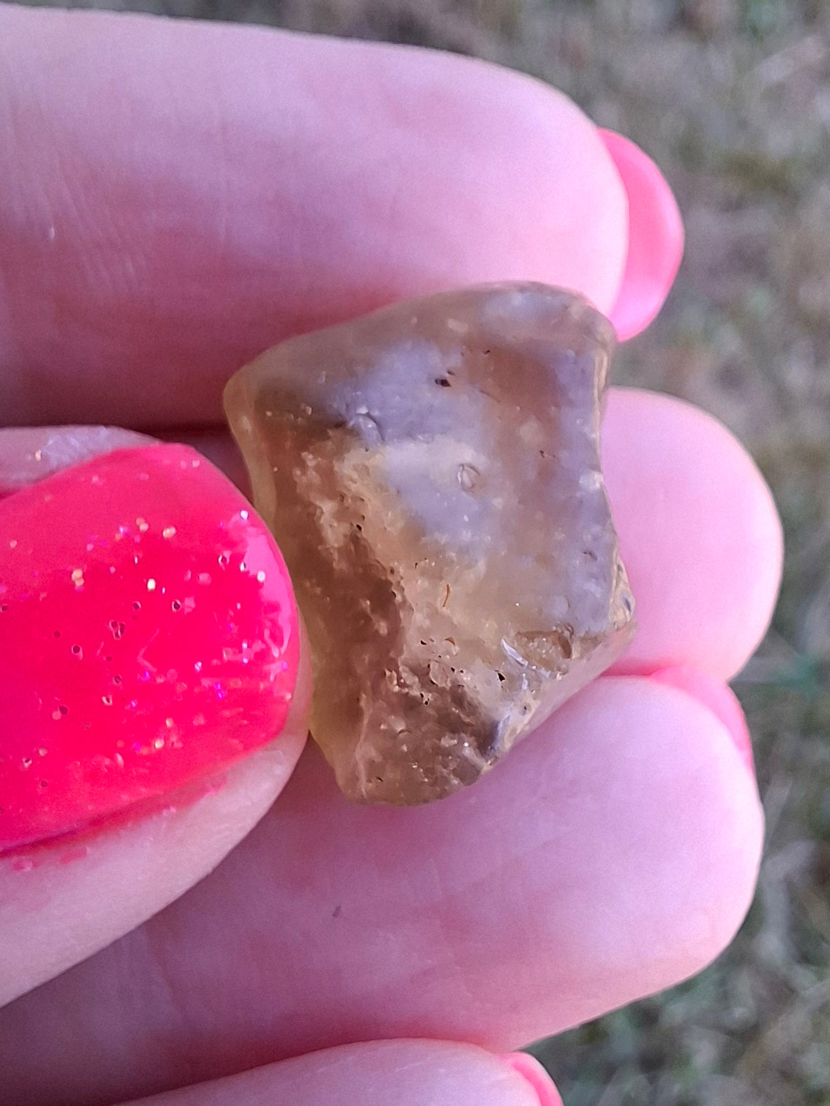 Libyan Desert Glass (darker) Piece, 4.92g, Tektite (Ref: L1364)