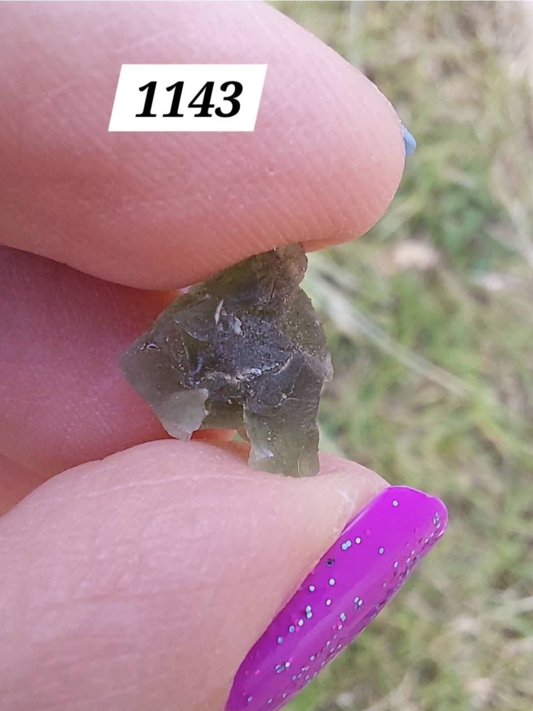 Moldavite Piece, 0.64g, Tektite (Ref: 1143)