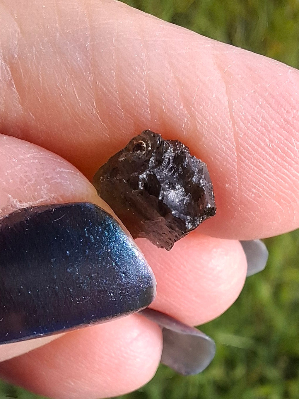 Moldavite Piece, 0.69g, Tektite (Ref: 1384)
