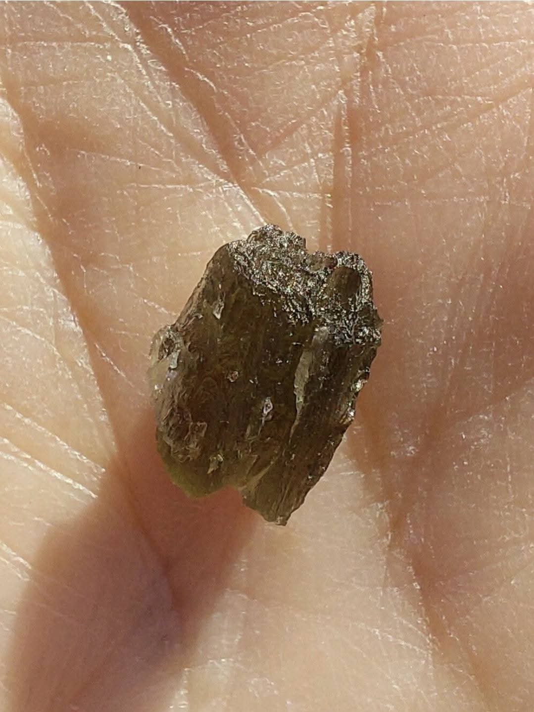 Moldavite Piece, 0.66g, Tektite (Ref: 1010)