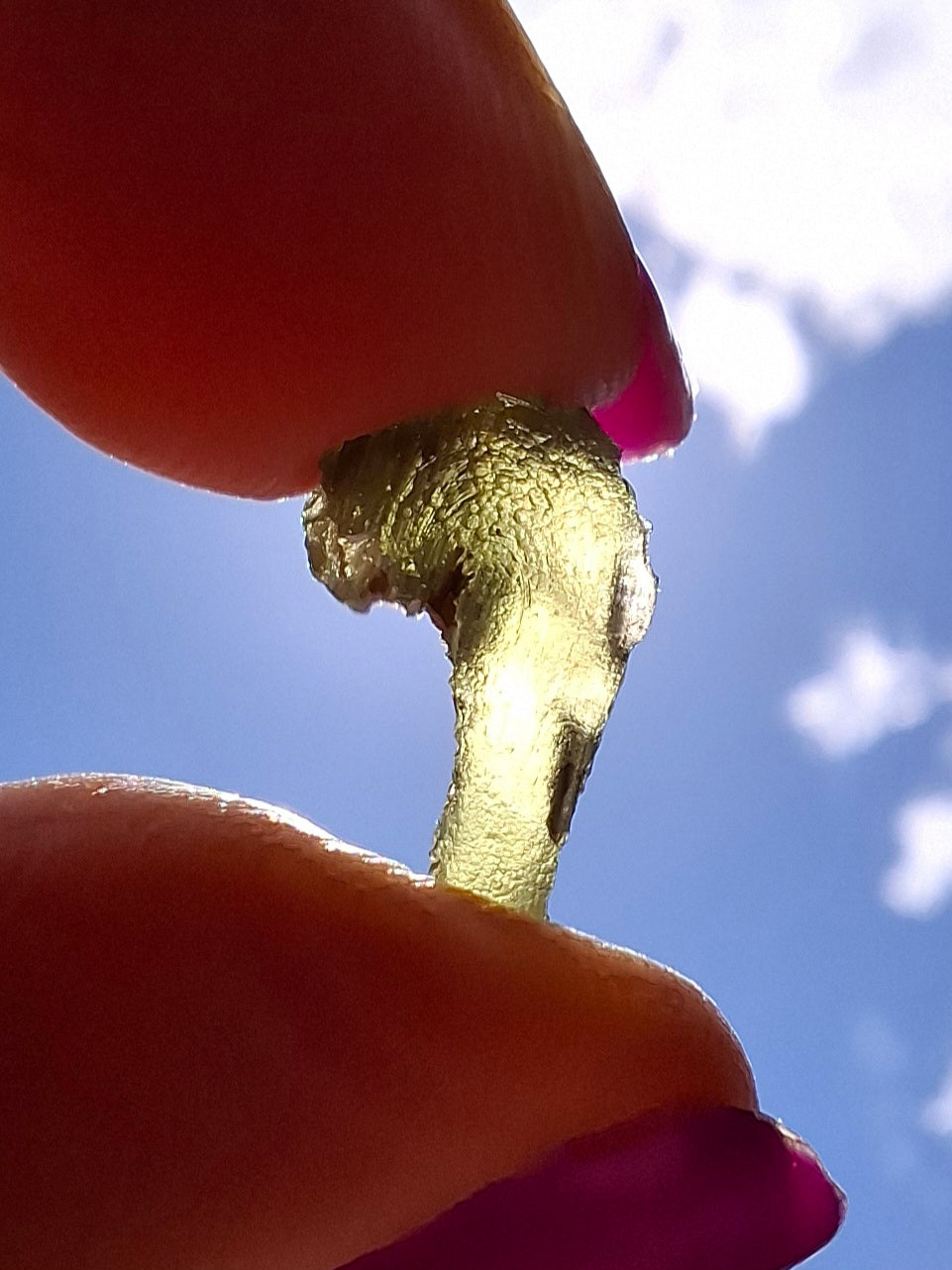 Moldavite Piece, 0.66g, Tektite (Ref: 1436)