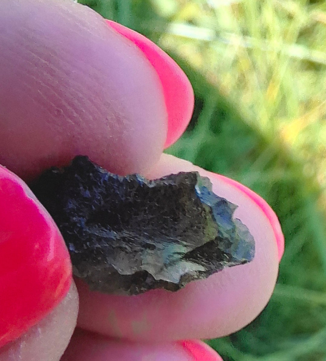 Moldavite Piece, 0.90g, Tektite (Ref: 1412)