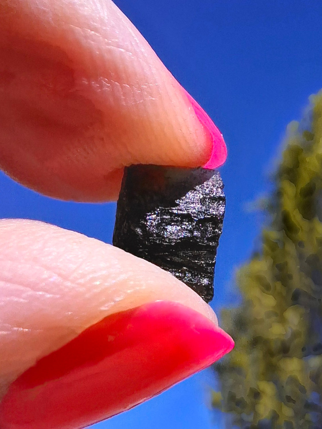 Moldavite Piece, 0.60g, Tektite (Ref: 1408)