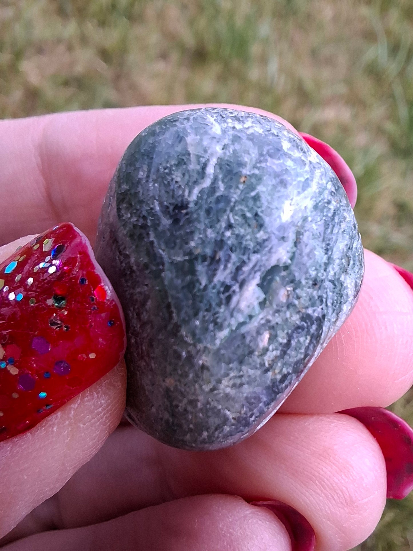 Green Moss Agate, Tumble Stone, Crystal (Ref: T169)