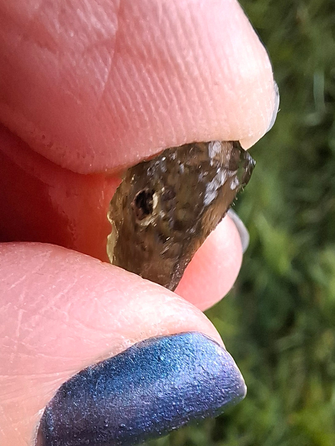 Moldavite Piece, 0.69g, Tektite (Ref: 1384)