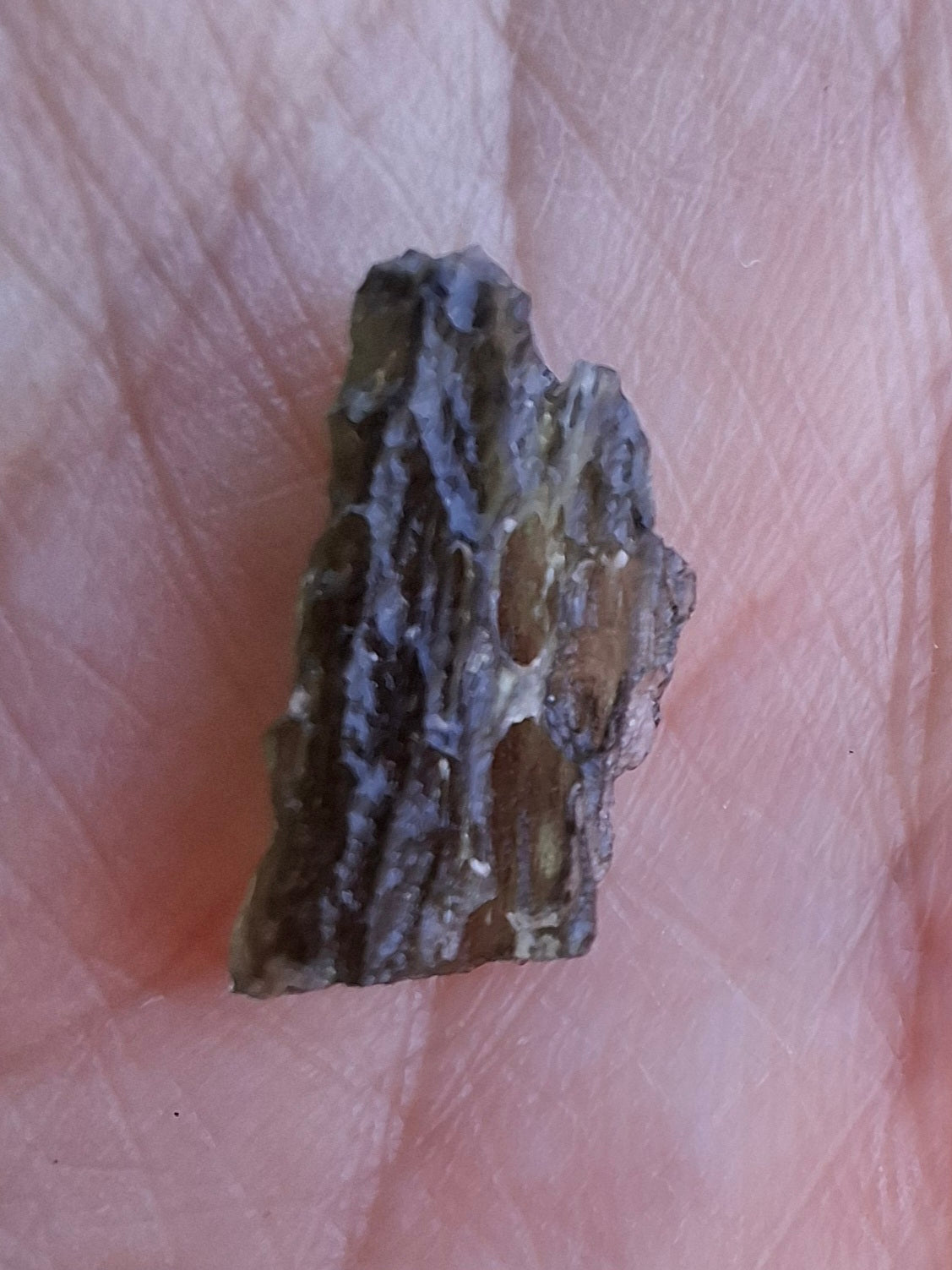 Moldavite Piece, 0.65g, Tektite (Ref: 1410)