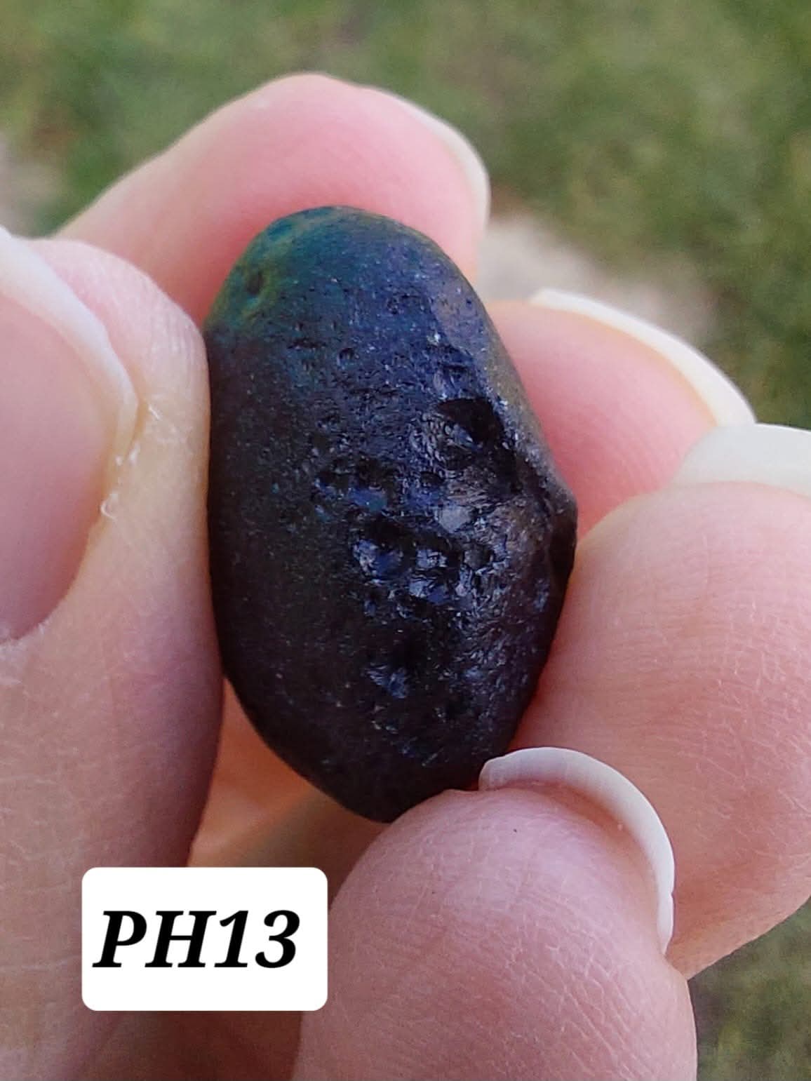 Philippinite (Rizalite), 9.24g, Tektite
