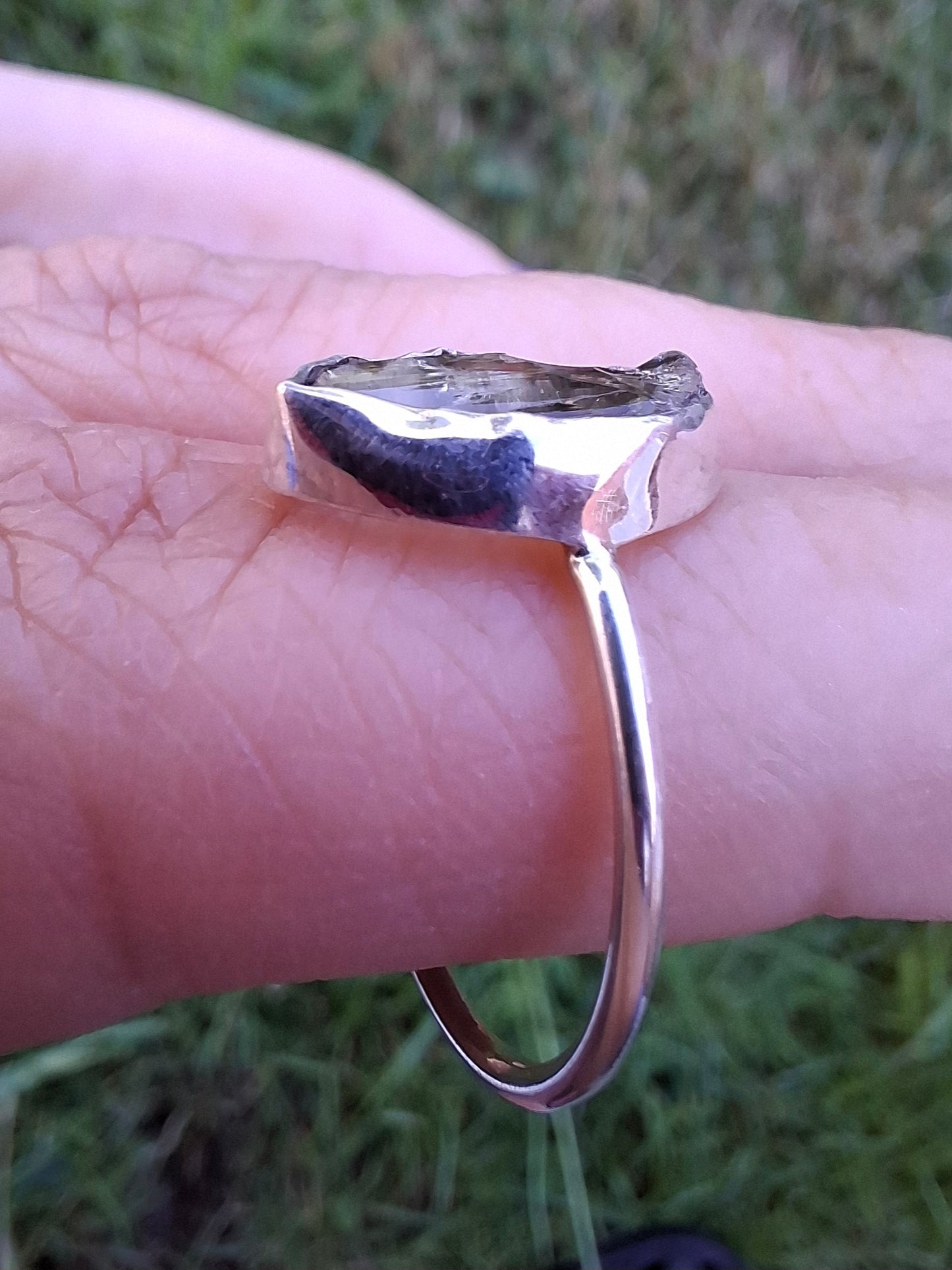 Libyan Desert Glass Ring, size small R, 925 Silver, Tektite (Ref: LR41)