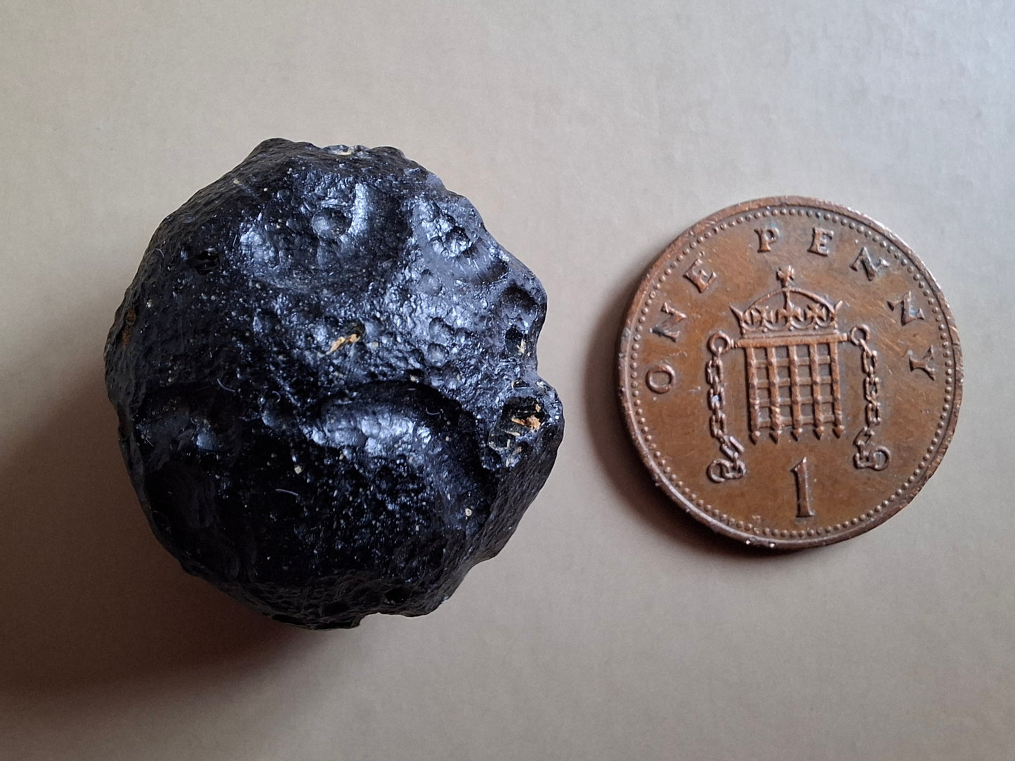 Philippinite (Rizalite), 10.64g, Tektite