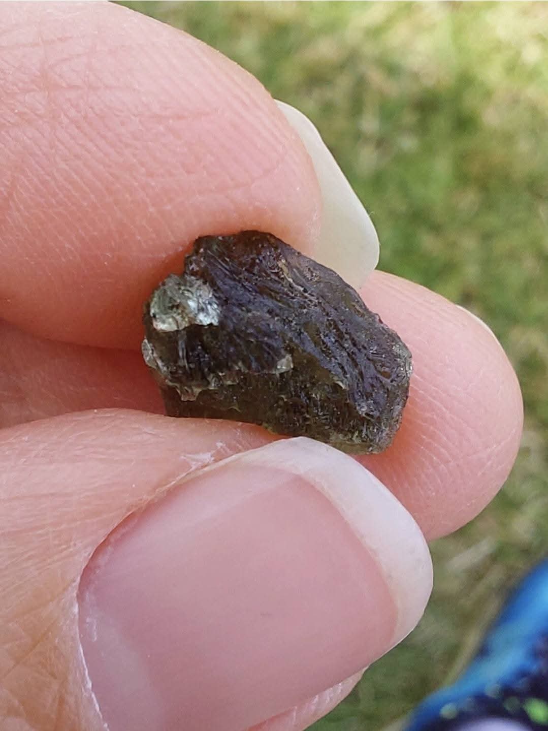 Moldavite Piece, 0.76g, Tektite (Ref: E207)