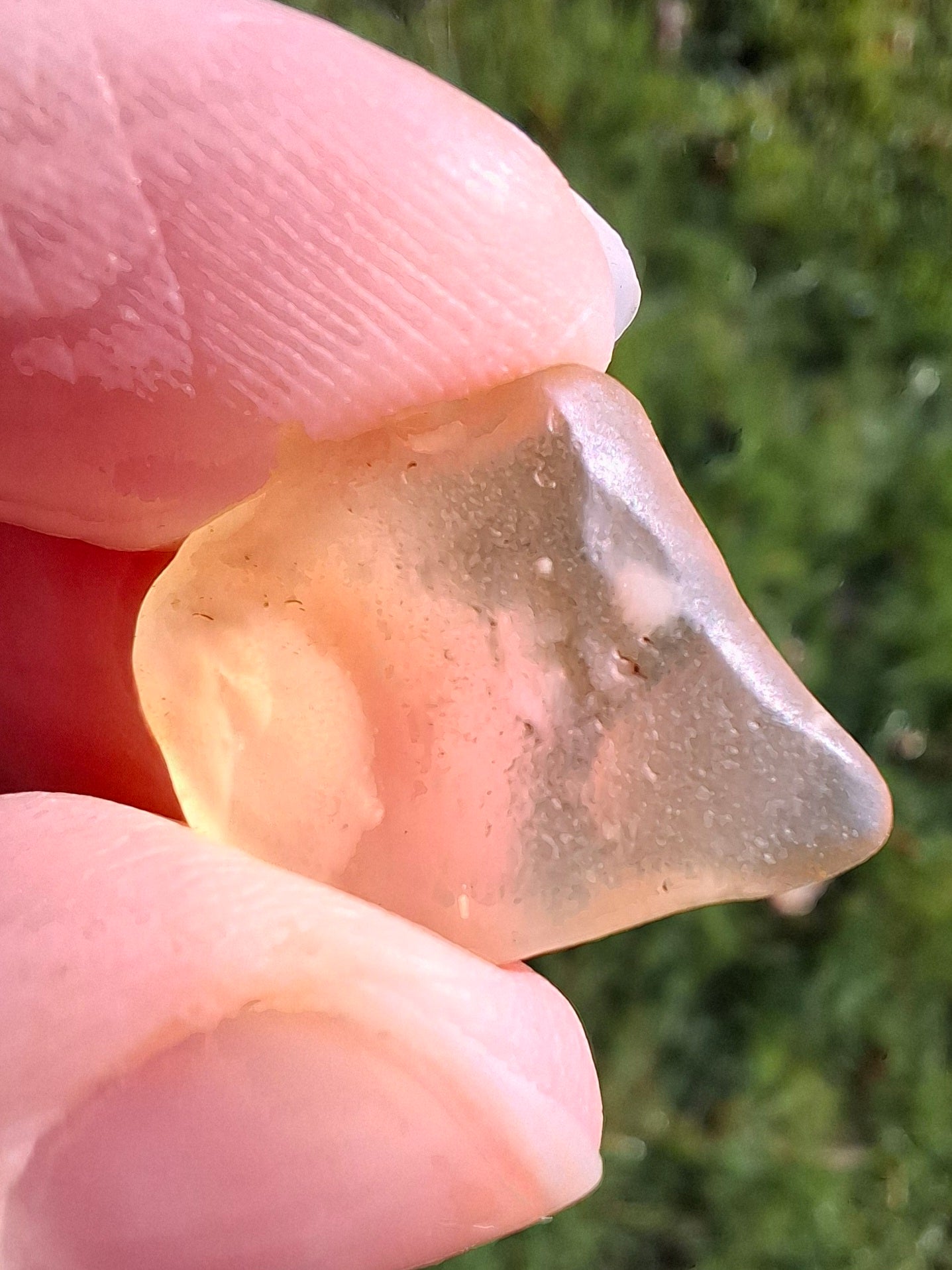 Libyan Desert Glass small Piece, 1.65g, Tektite (Ref: L1351)