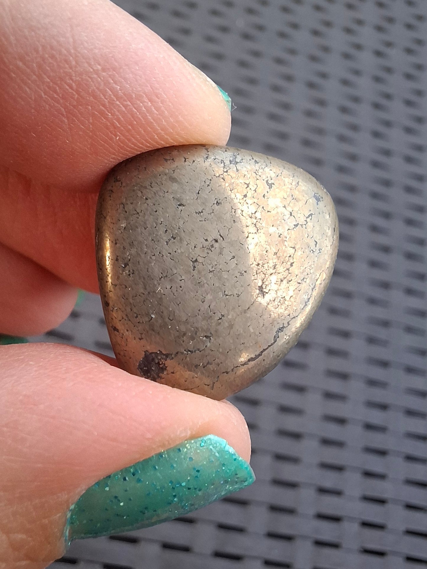 Apache Gold Tumble Stone, Crystal (Ref: T229)