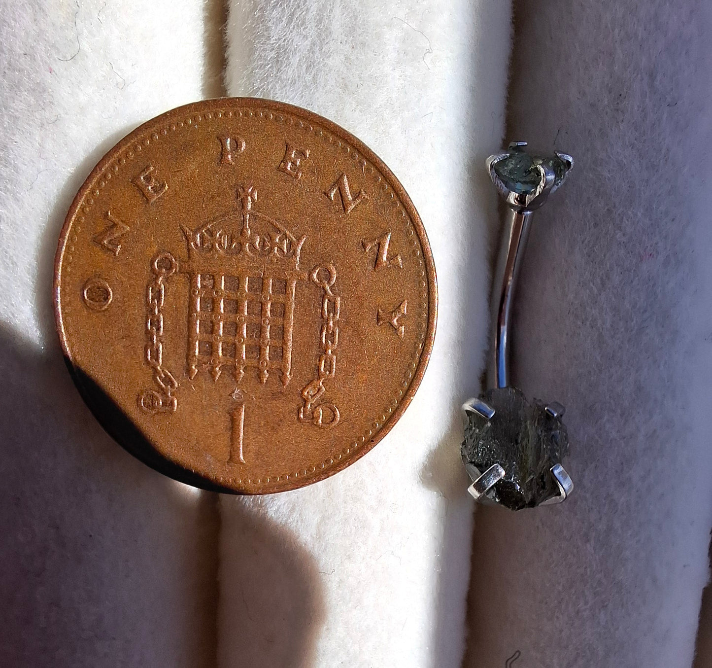 Moldavite (raw) BELLY BAR, 14G, Surgical Steel, Tektite (Ref: BB1)