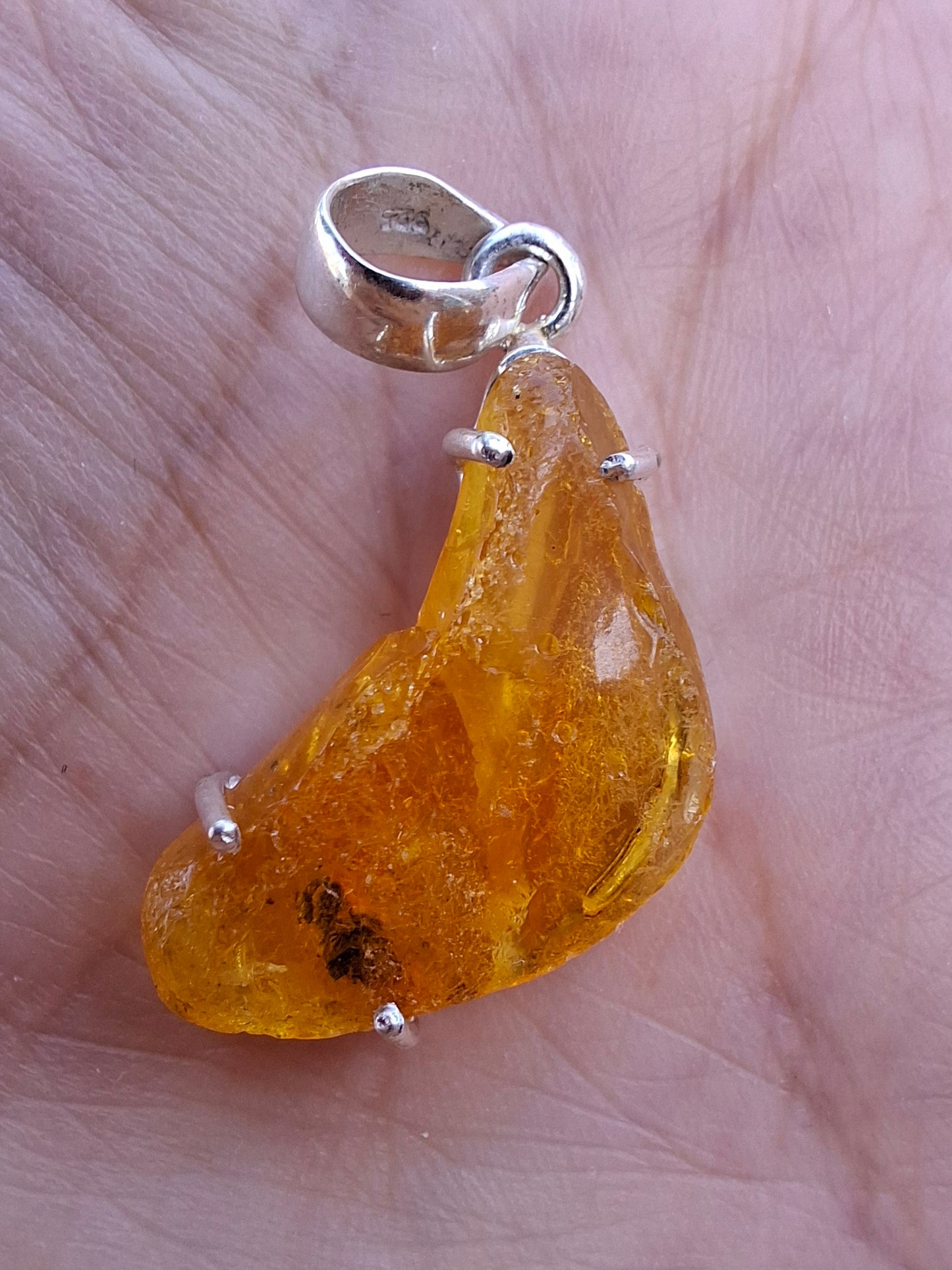 Baltic Amber Pendant, 925 Silver, Fossil (Ref: Ap1)