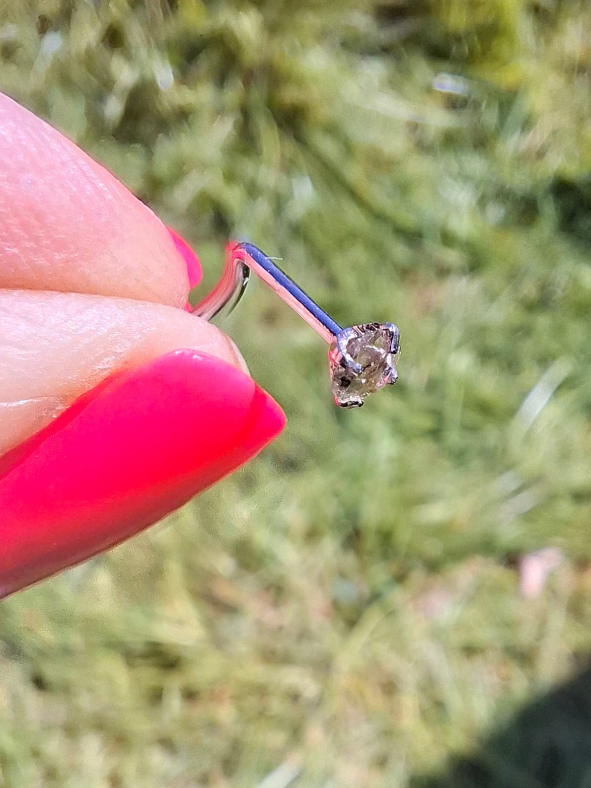 Moldavite (raw) NOSE STUD, 20G, Corkscrew, Surgical steel, Tektite (Ref: N14)