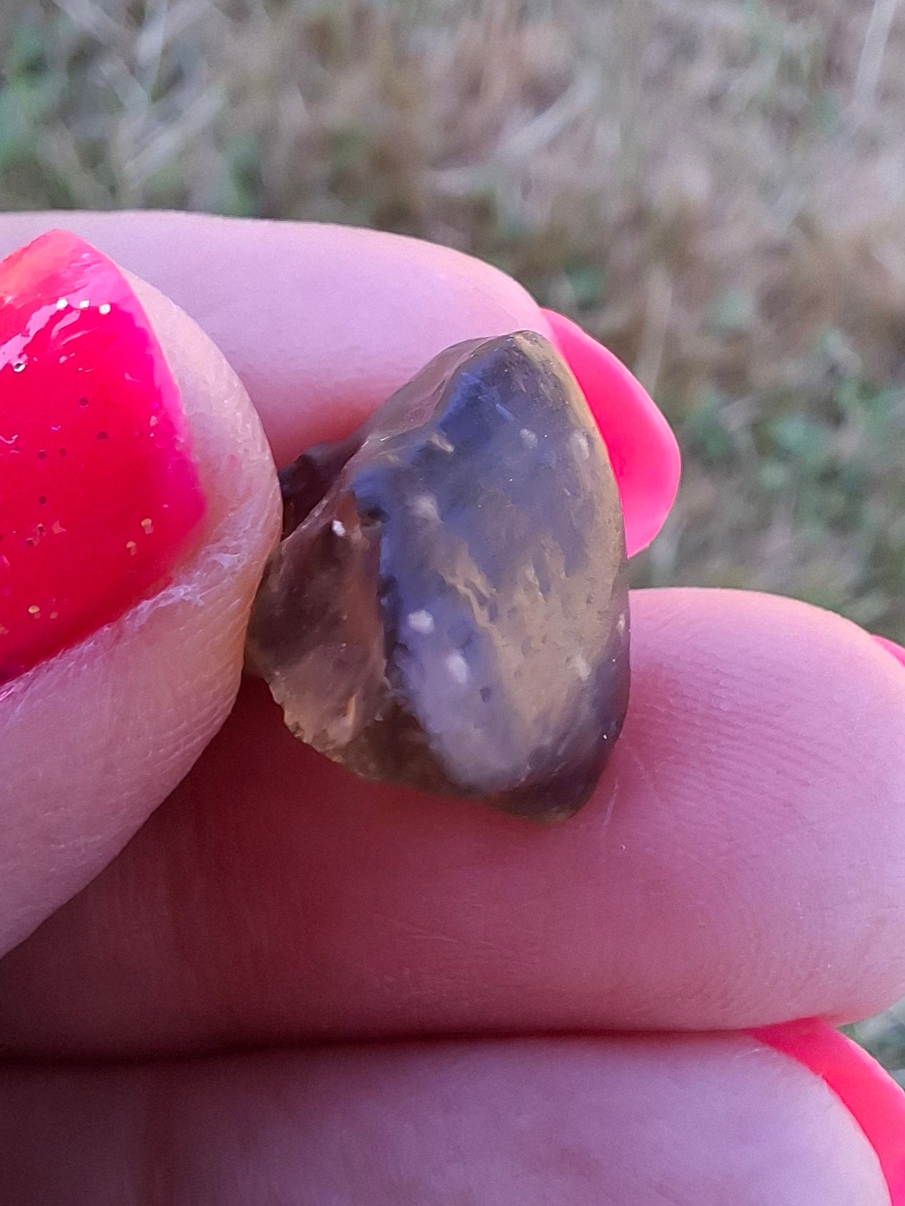 Libyan Desert Glass (darker) Piece, 2.29g, Tektite (Ref: L1359)