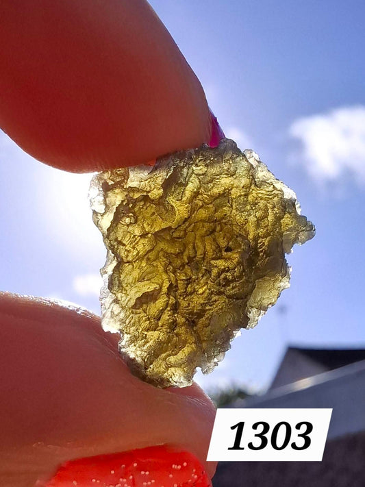Moldavite Piece, 2.47g, Tektite (Ref: 1303)