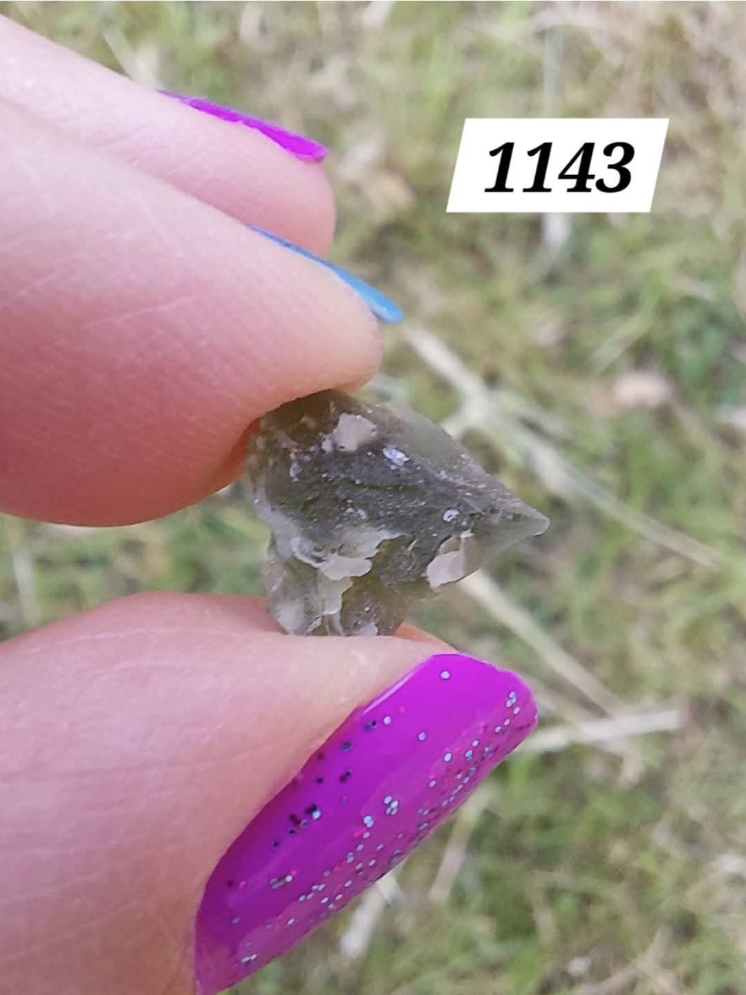 Moldavite Piece, 0.64g, Tektite (Ref: 1143)