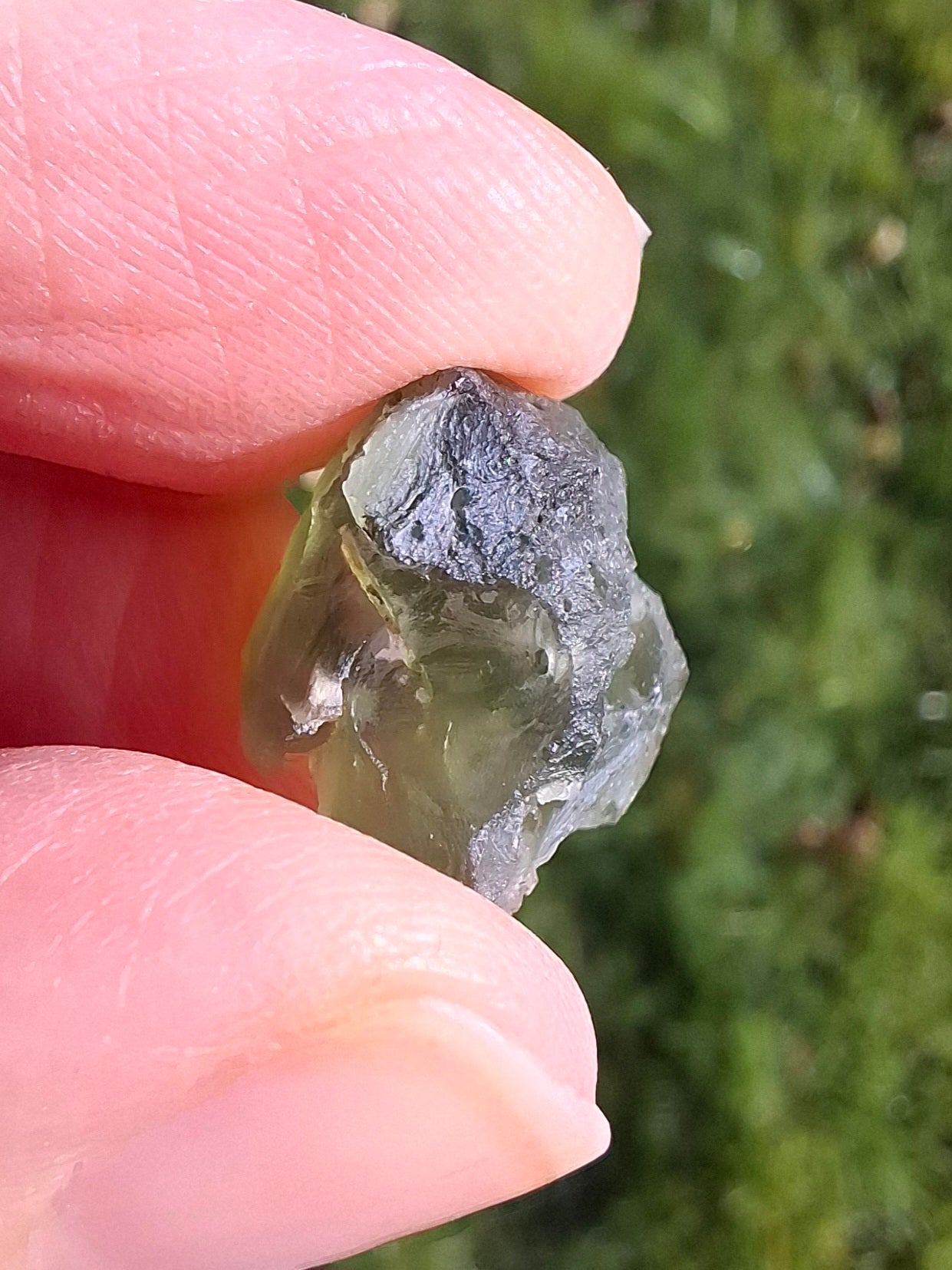 Moldavite Piece, 1.90g, Tektite (Ref: 1340)