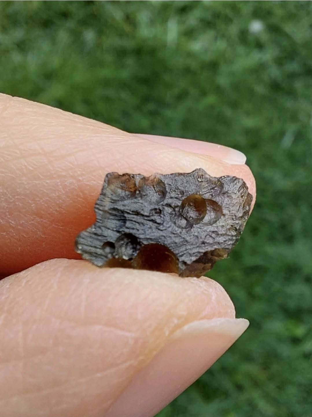 Moldavite Piece, 0.64g, Tektite (Ref: 927)