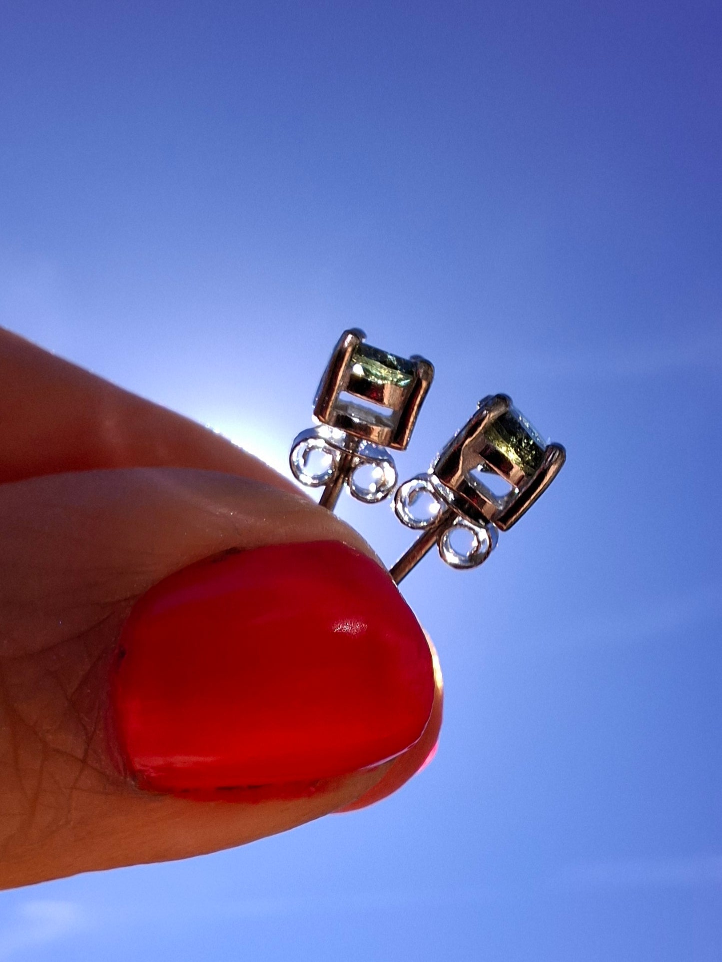 Moldavite (faceted), 5mm, STUD EARRINGS, 925 Silver, Tektite (Ref: Pair53)
