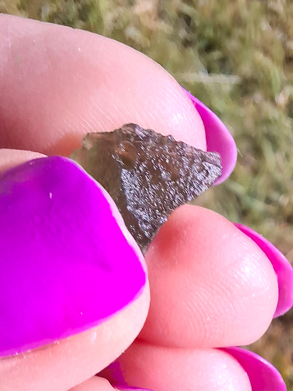 Moldavite Piece, 0.82g, Tektite (Ref: 1456)
