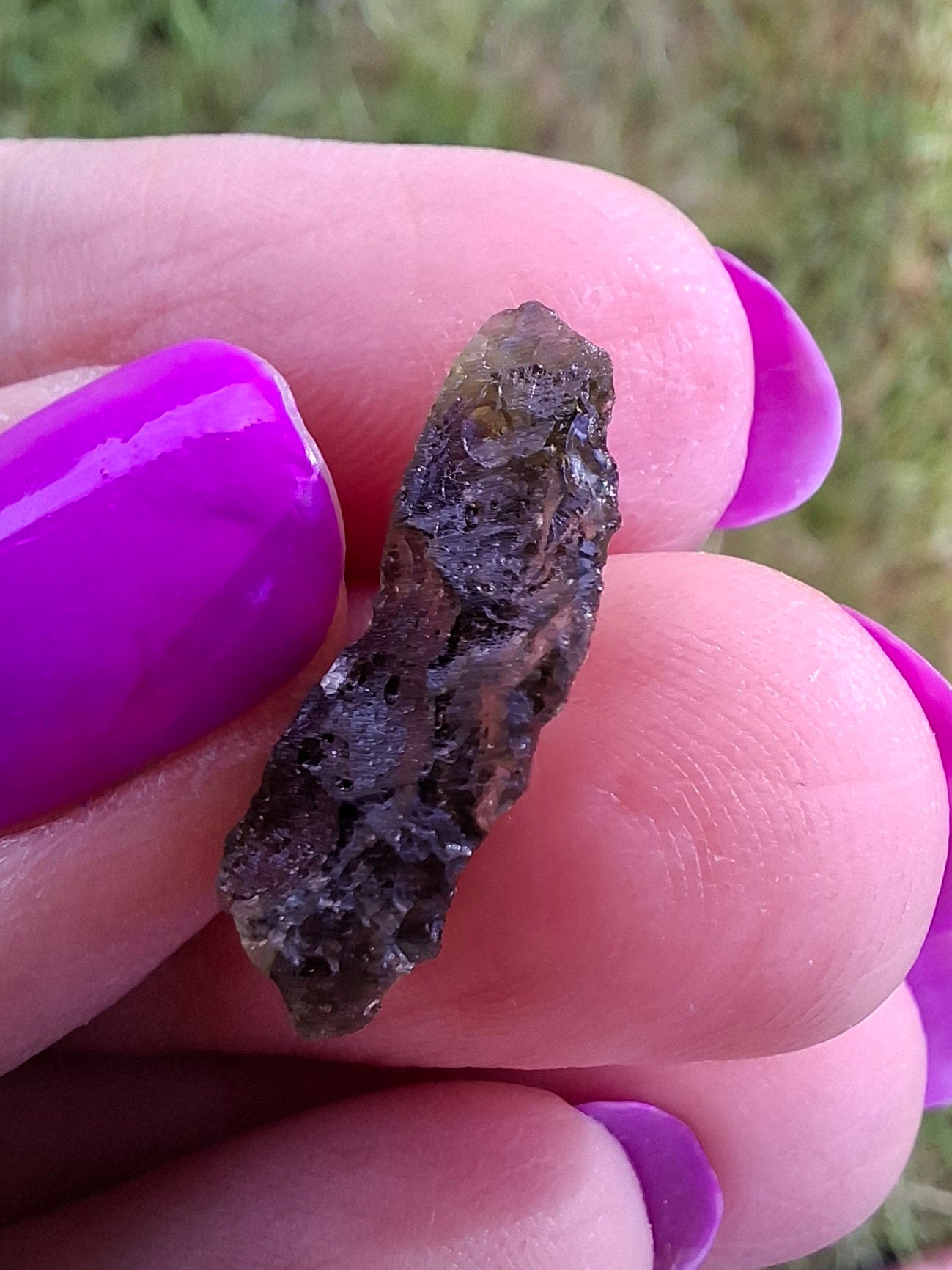 Moldavite Piece, 0.98g, Tektite (Ref: 1427)