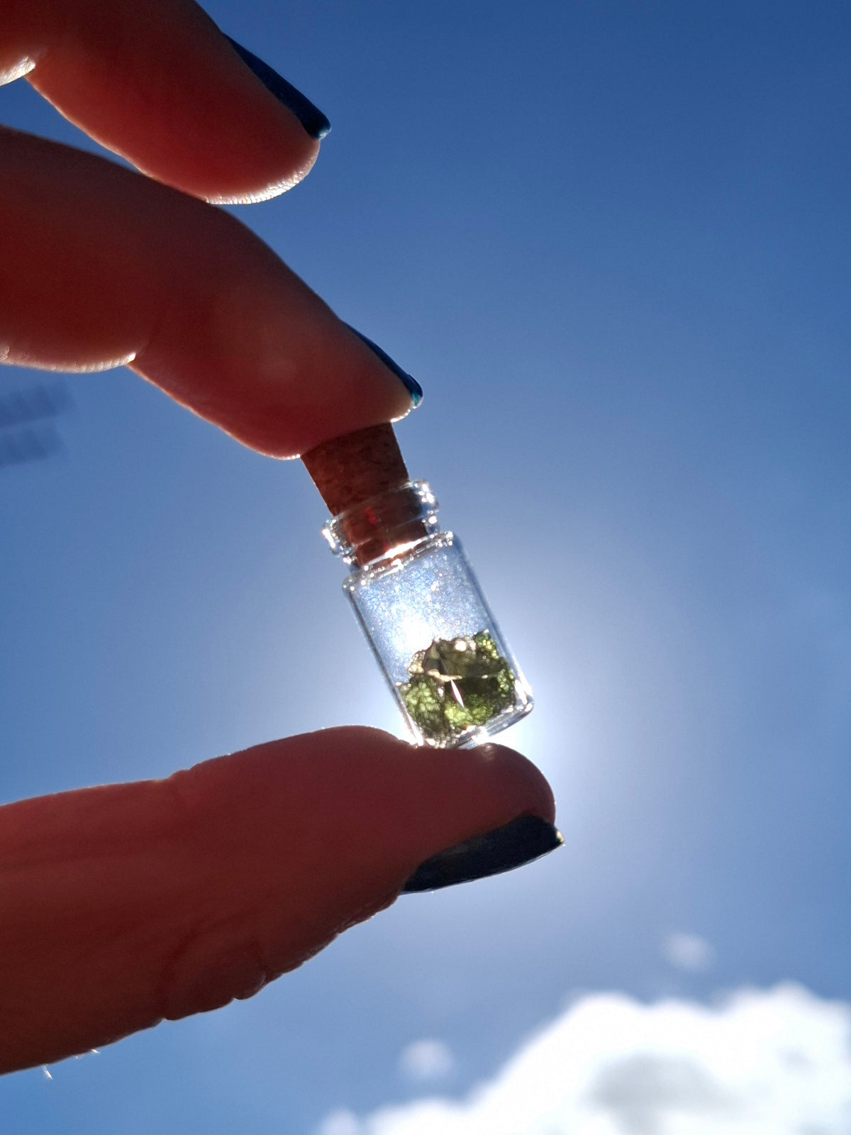 Moldavite Chips (0.50g) in 1ml Bottle, Tektite (Ref: B28)