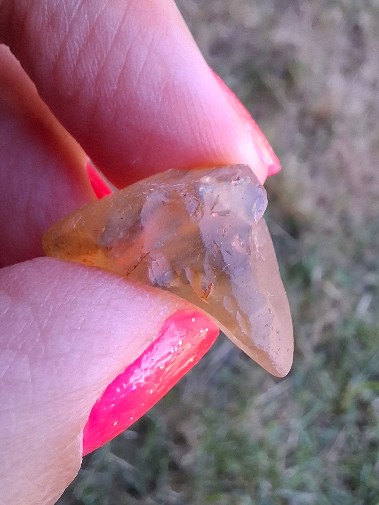 Libyan Desert Glass (darker) Piece, 3.72g, Tektite (Ref: L1378)