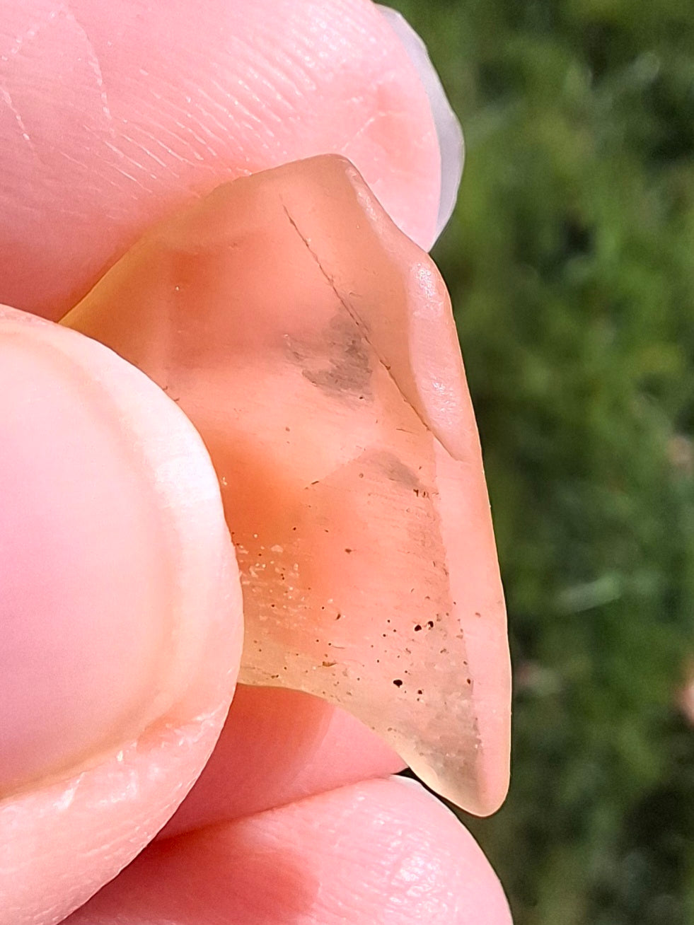 Libyan Desert Glass small Piece, 1.10g, Tektite (Ref: L1349)