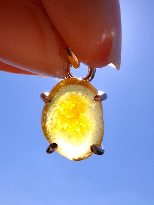 Baltic Amber Pendant, 925 Silver, Fossil (Ref: AP26)