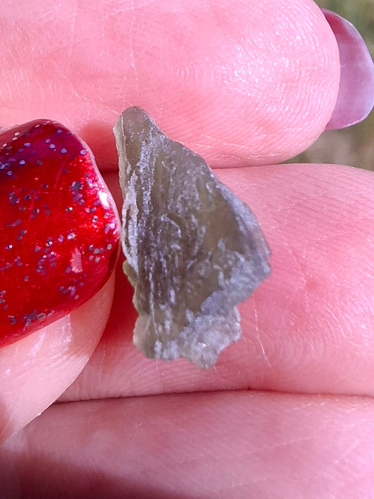 Moldavite Piece, 0.68g, Tektite (Ref: 1471)